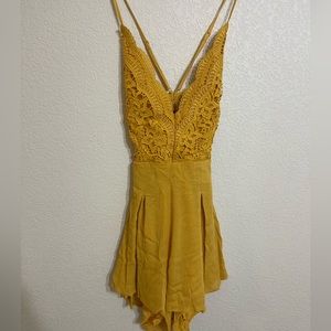 Lulus jumpsuit shorts size M brand new